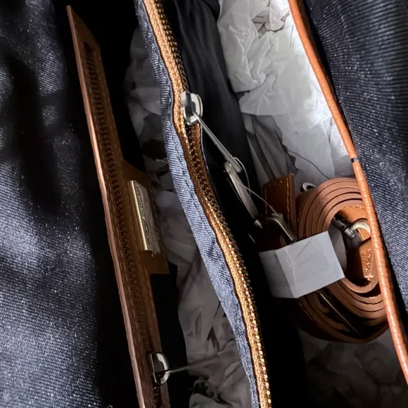 Viola Castellani VC6322-Cuoio genuine Italian leather top-handle bag. - Picture 8 of 8